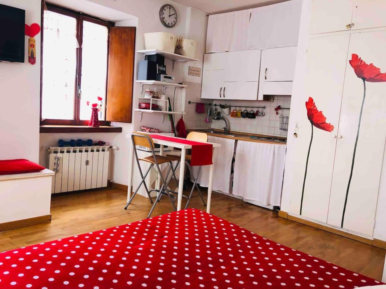Appartamento Lovely Near Colosseum Roma