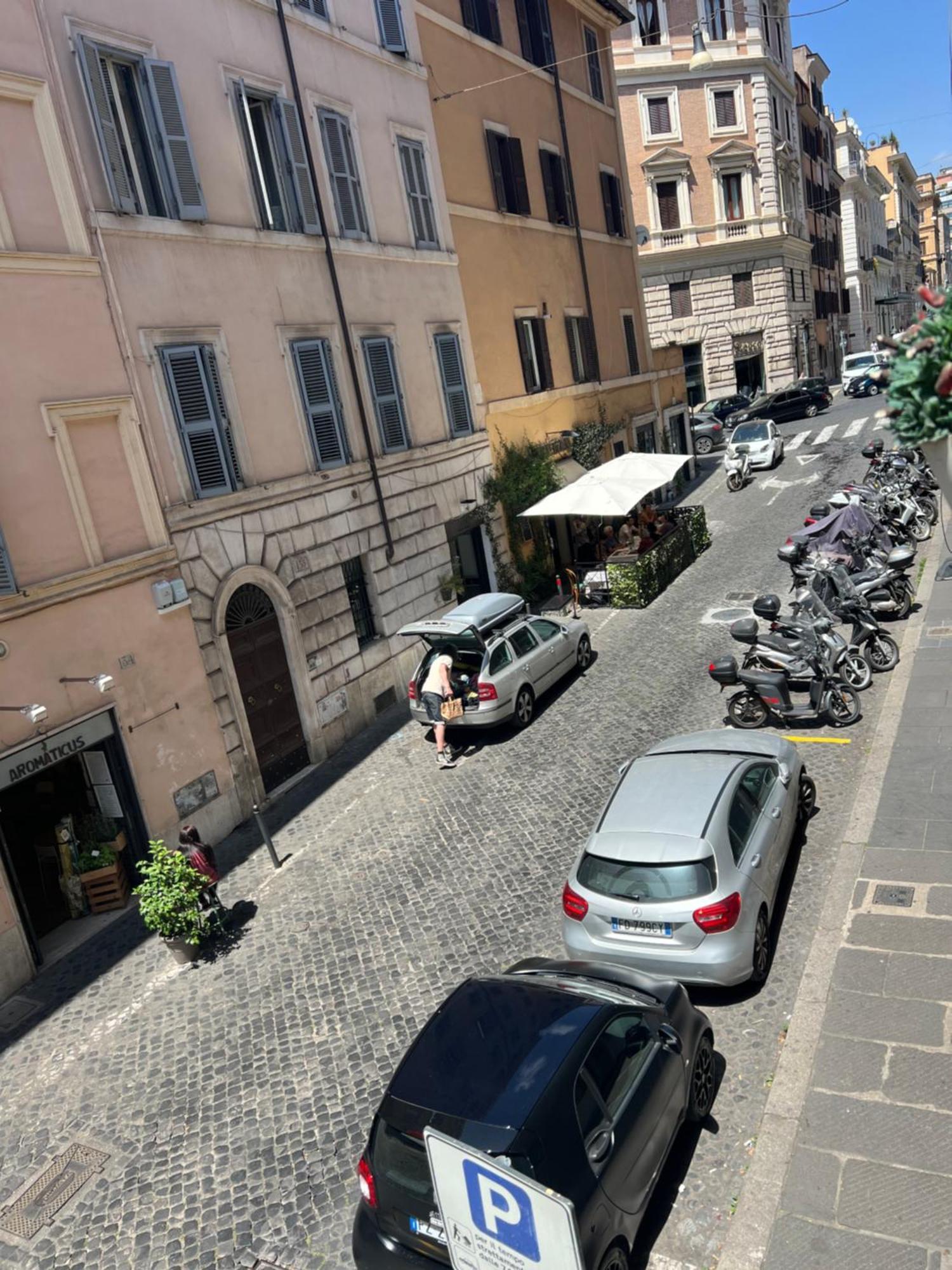Appartamento Lovely Near Colosseum *